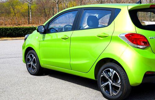 小轿车,小轿车引领汽车行业新潮流